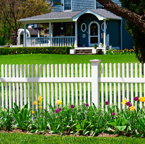 illusions-vinyl-picket-fence-v700